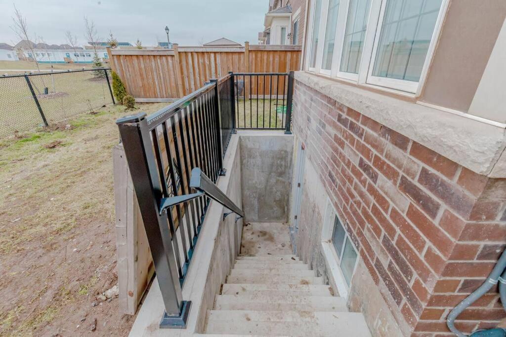 Luxury Basement Apartment in Oakville Monthly stays only