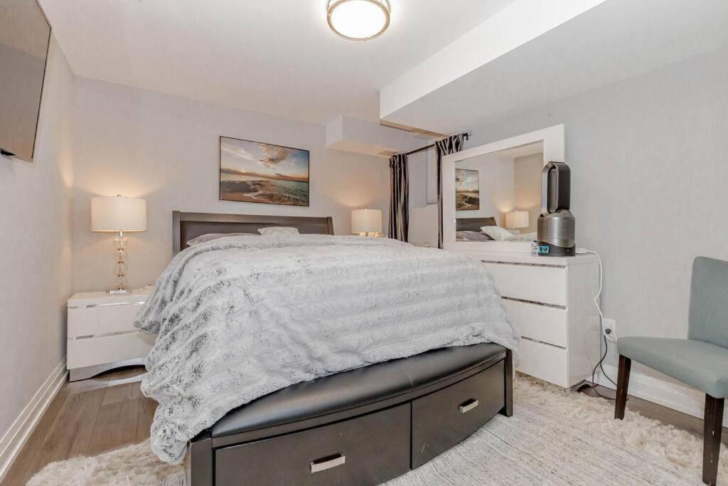 Luxury Basement Apartment in Oakville Monthly stays only