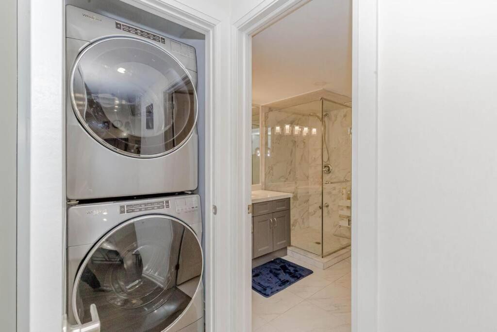 Luxury Basement Apartment in Oakville Monthly stays only