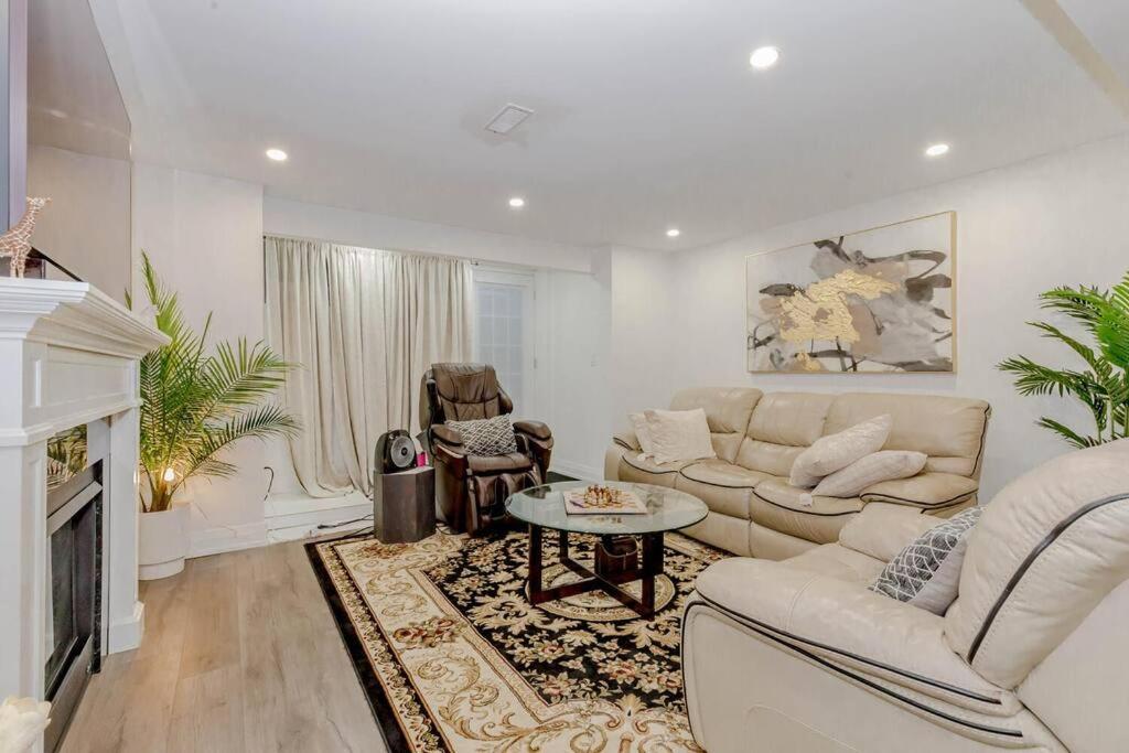 Luxury Basement Apartment in Oakville Monthly stays only