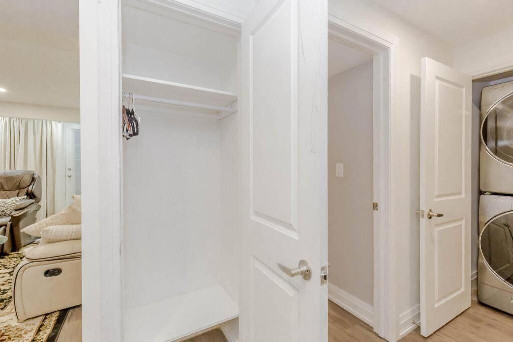 Luxury Basement Apartment in Oakville Monthly stays only