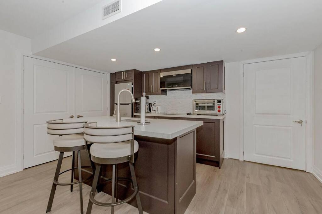Luxury Basement Apartment in Oakville Monthly stays only