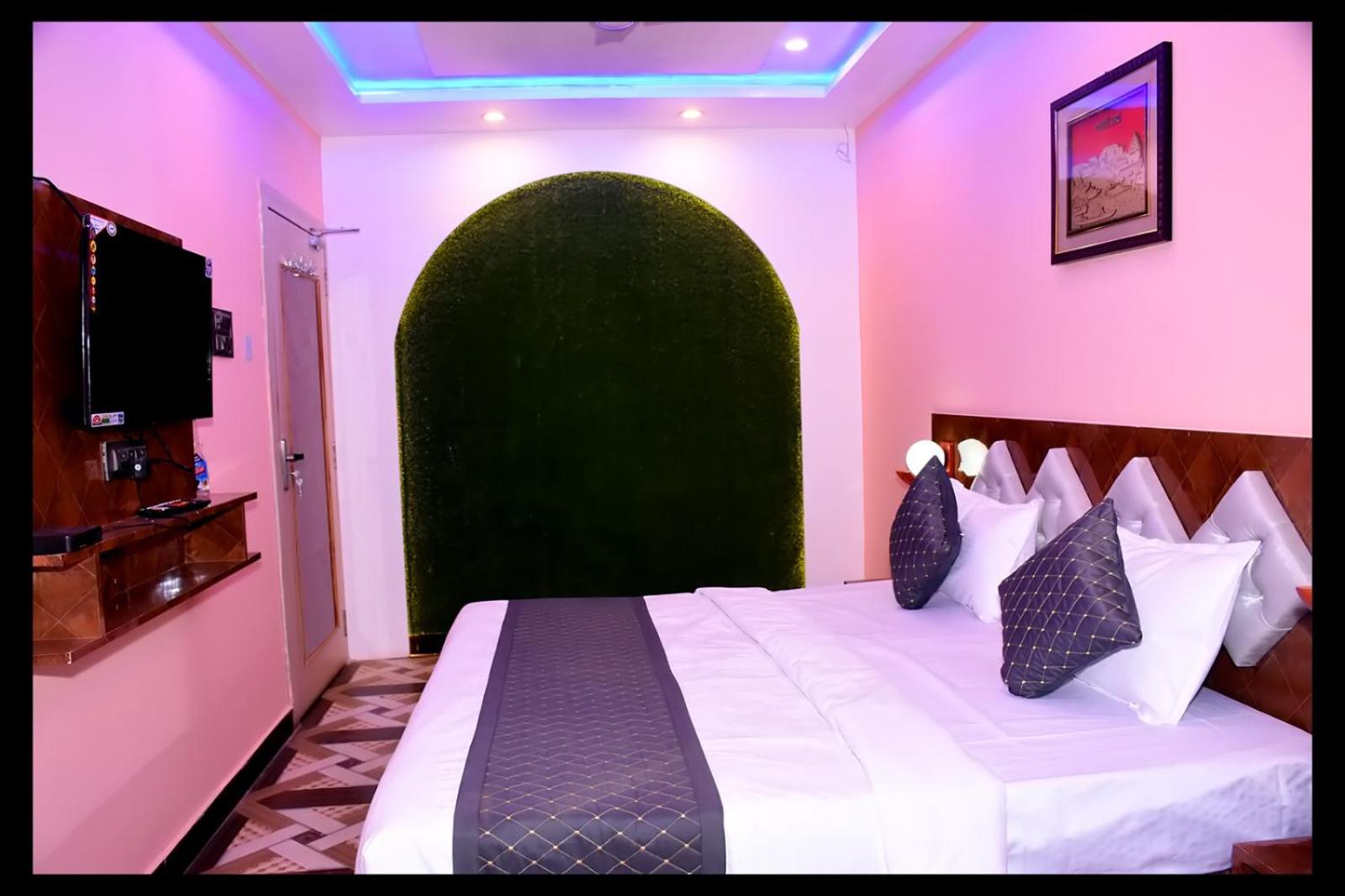 SHRI MURARI RELAX INN PG view 3
