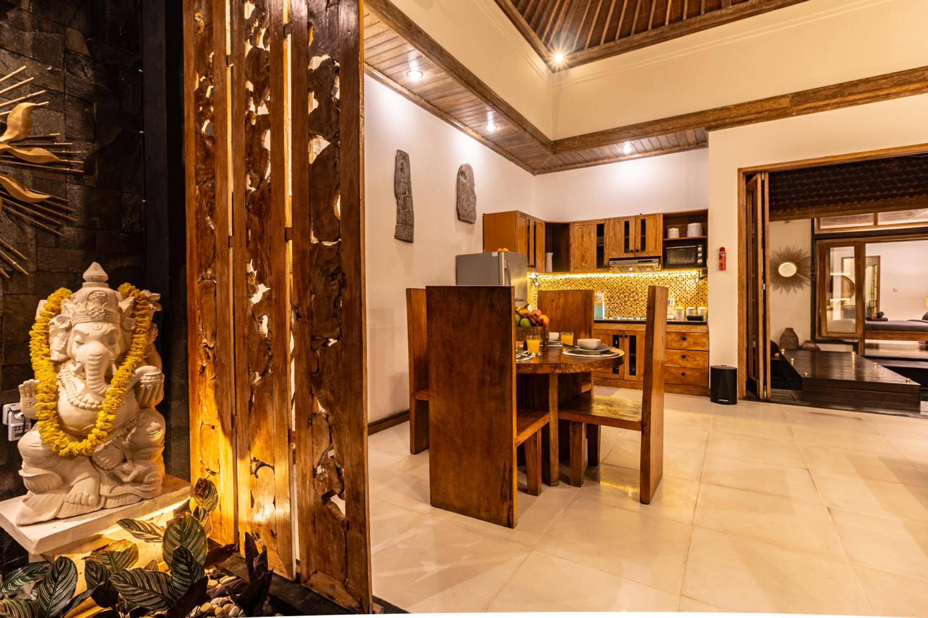 PROMO DEAL Sweet Unique Hidden Gem 2 BD Villa - CONSTRUCTION NEARBY view 4