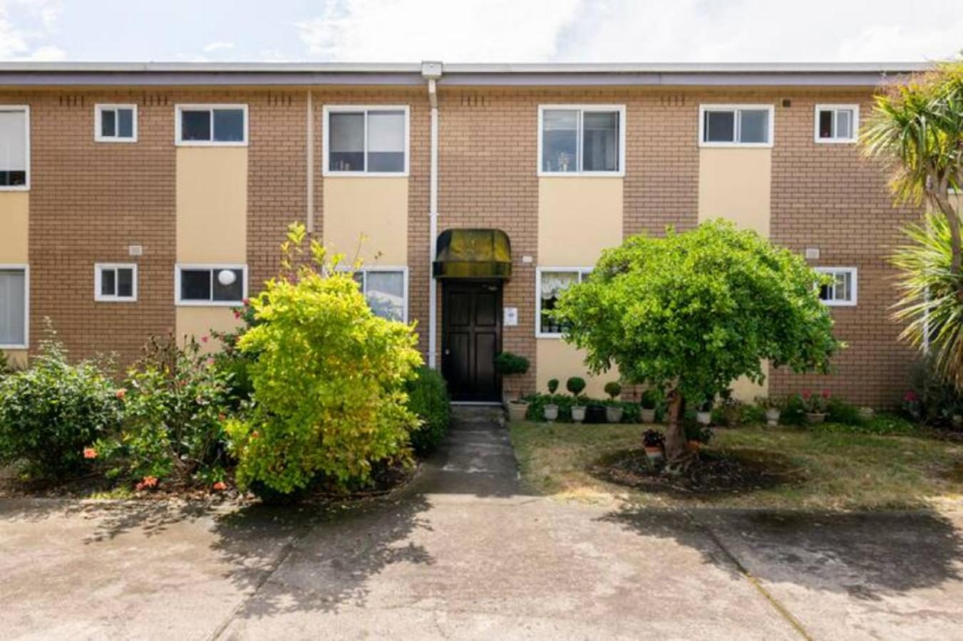 Unwind in style only 7km from CBD