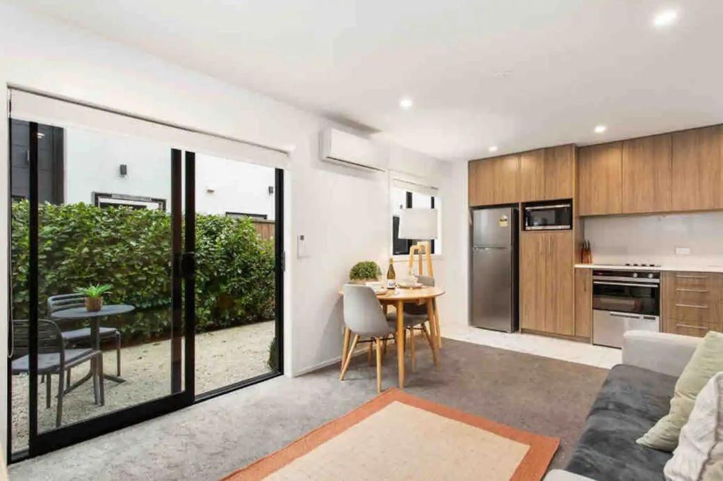 Pet Friendly Close CBD & Te Pae Conference Centre view 2