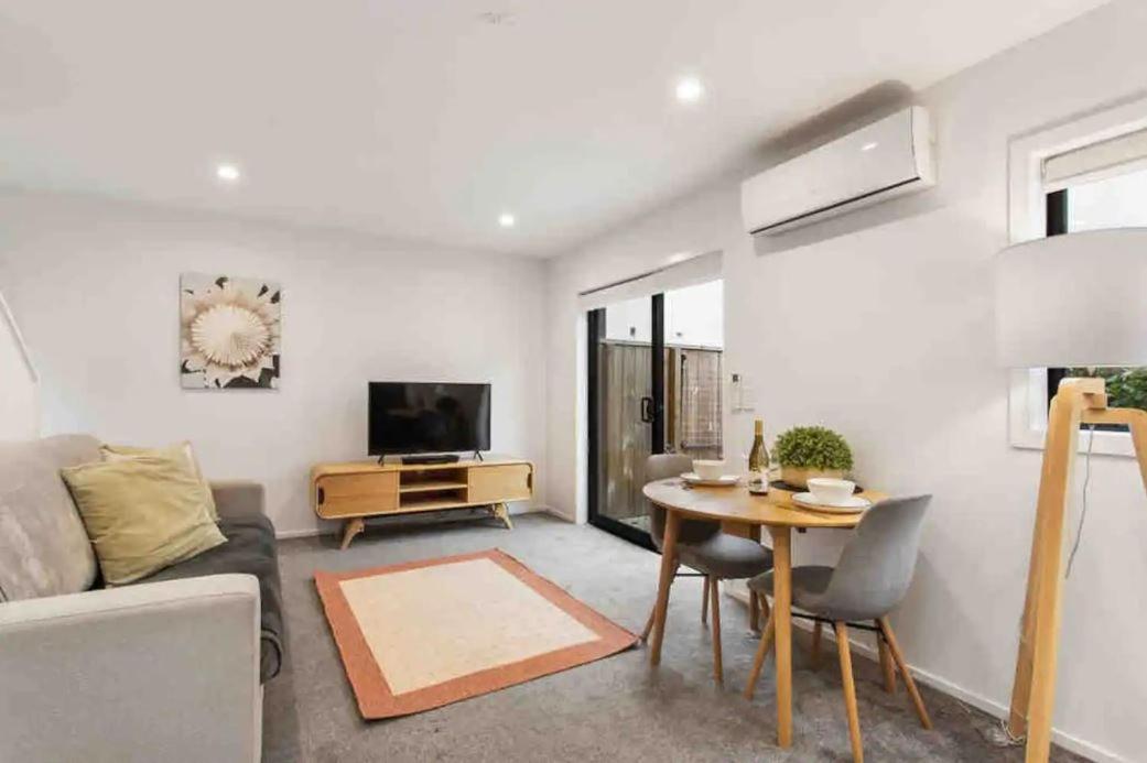 Pet Friendly Close CBD & Te Pae Conference Centre view 3