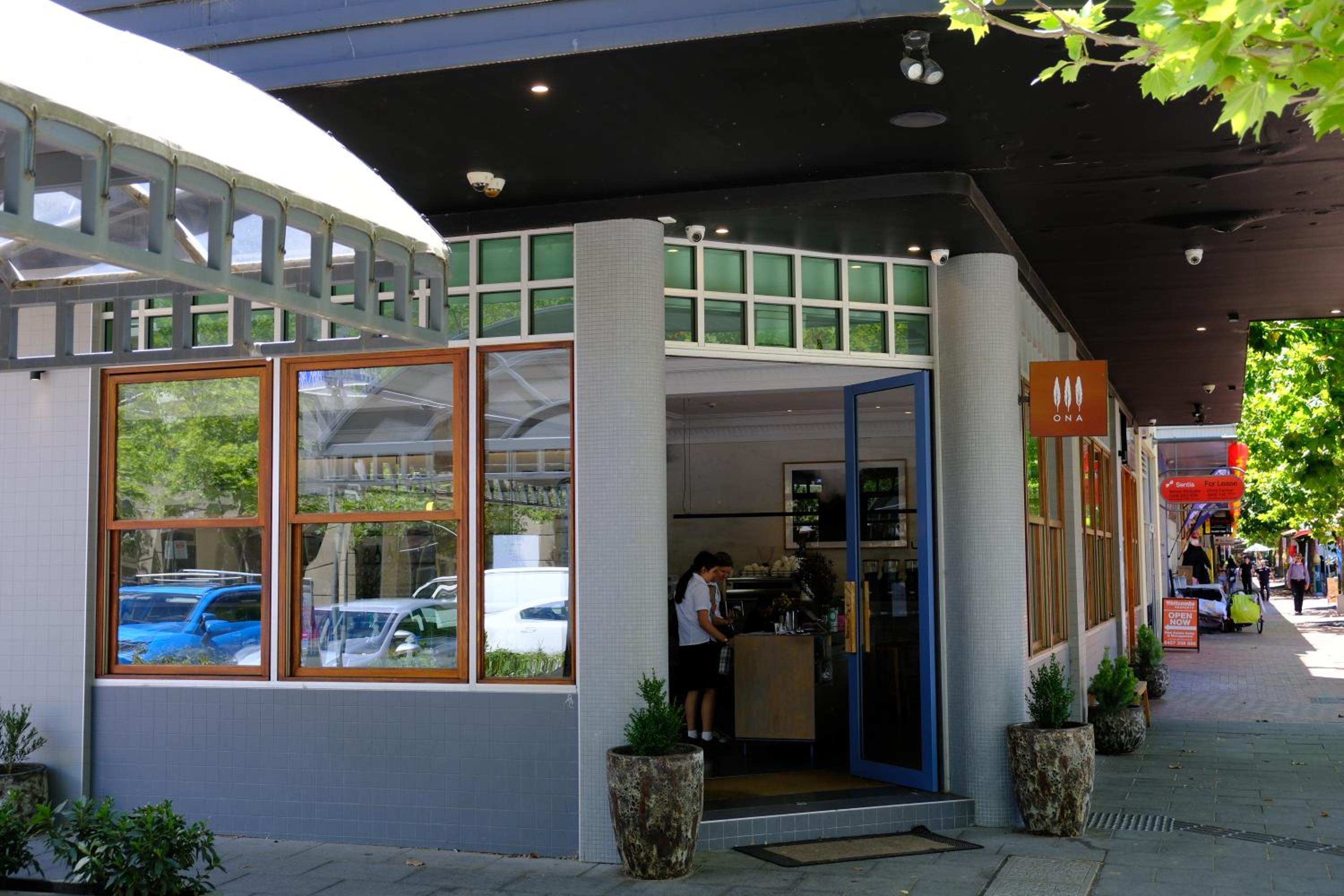 Japanese Penthouse Retreat 1B1B 2 Parking 5-min tram-to-CBD Brekky Wifi Netflix