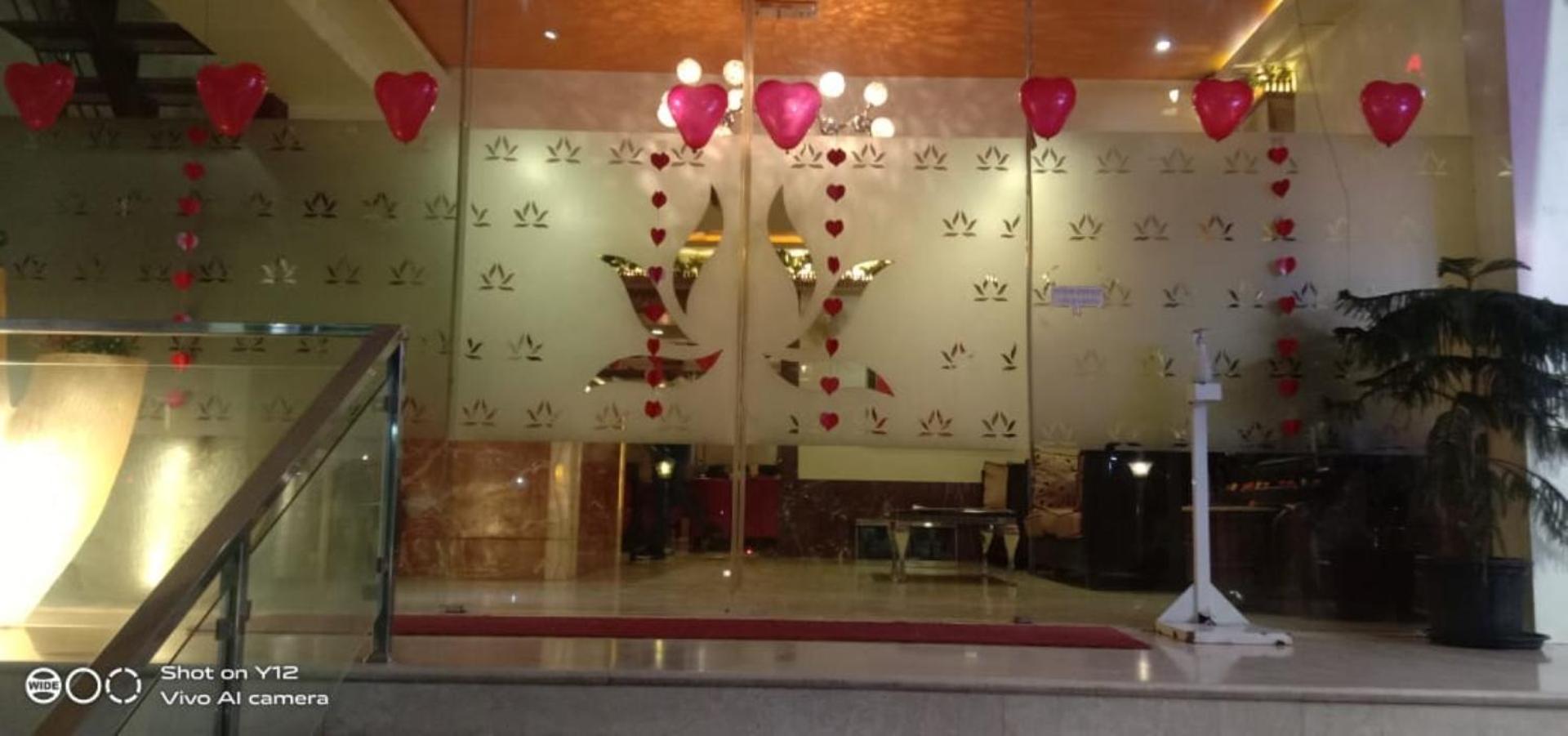 Lobby & Reception
