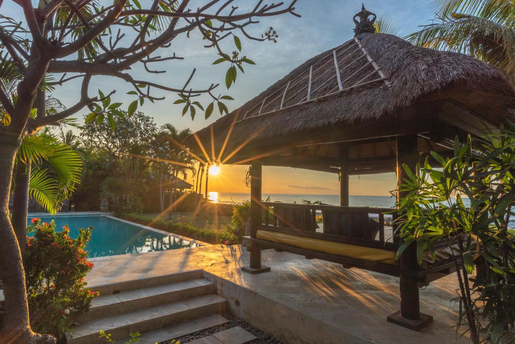 Villa Cerah beachfront