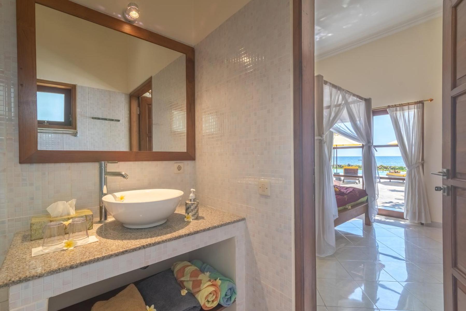 Villa Cerah beachfront
