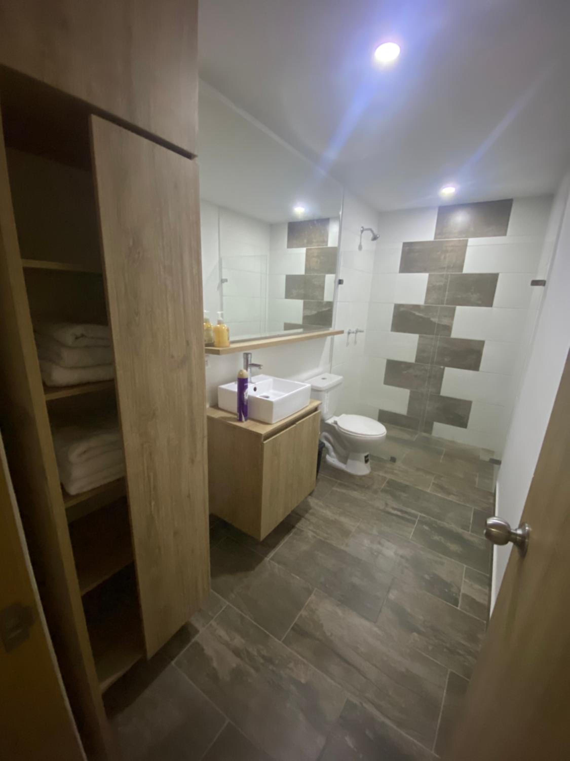 Hermoso Aparta suite con ingreso privado Piscina turco y gimnasio