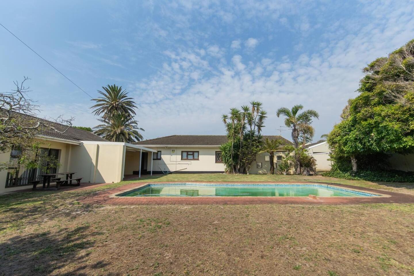 Summer living family home view 2