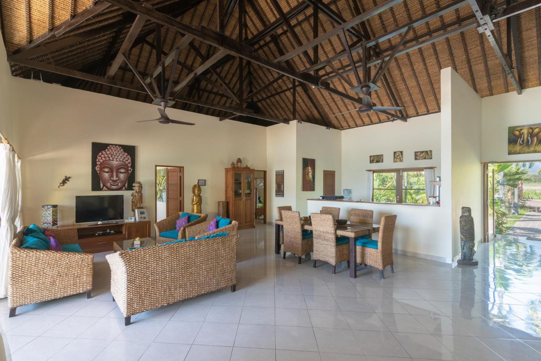 Villa Cerah beachfront