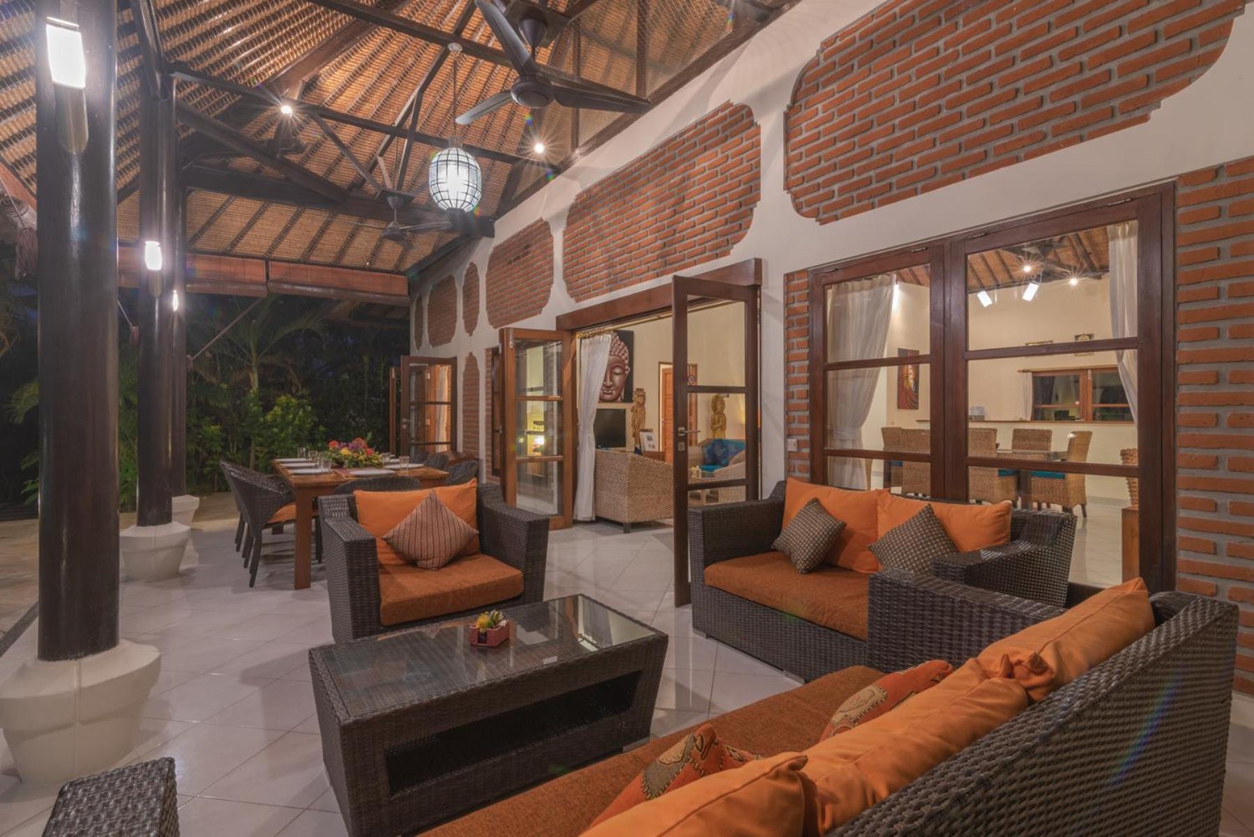 Villa Cerah beachfront