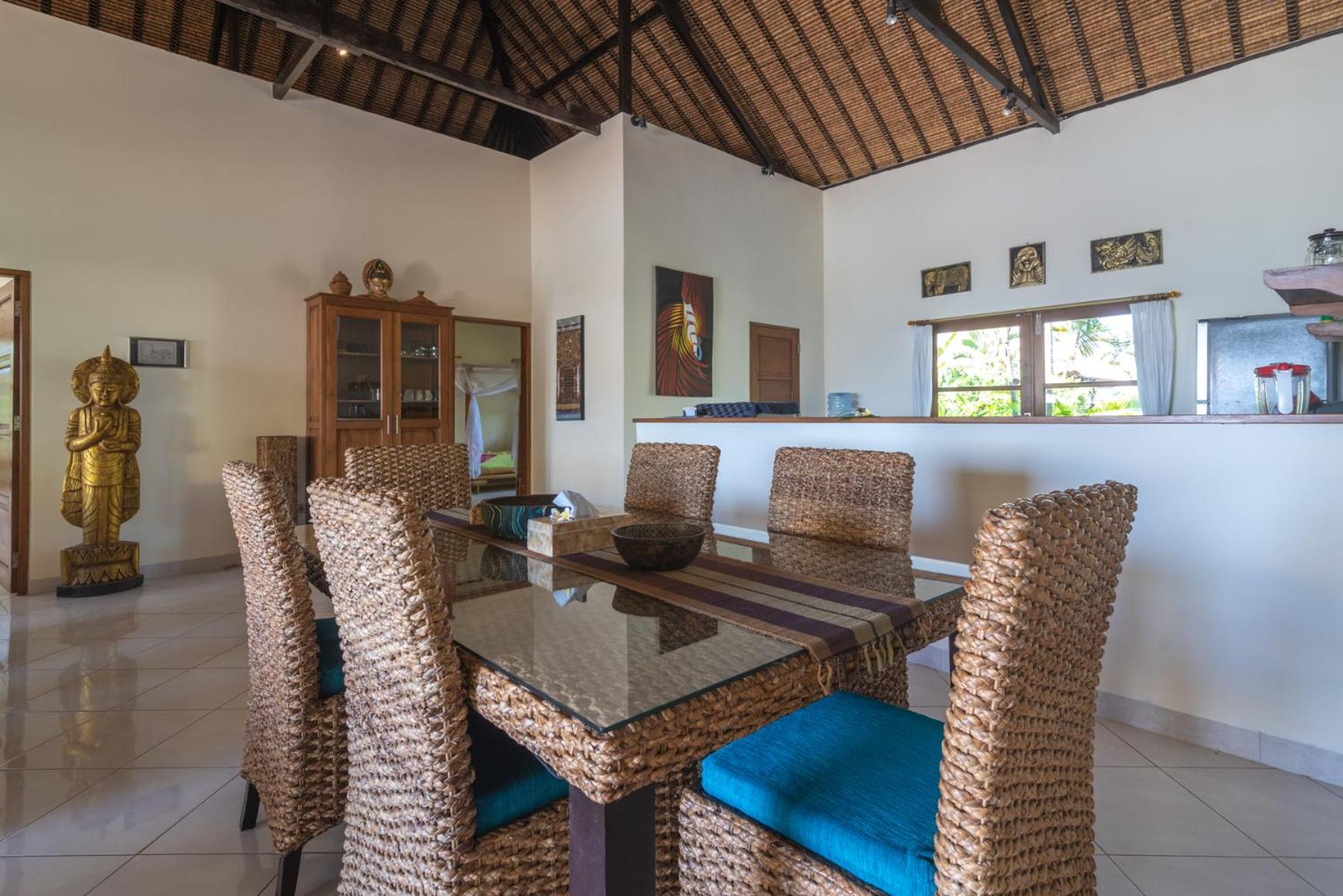 Villa Cerah beachfront