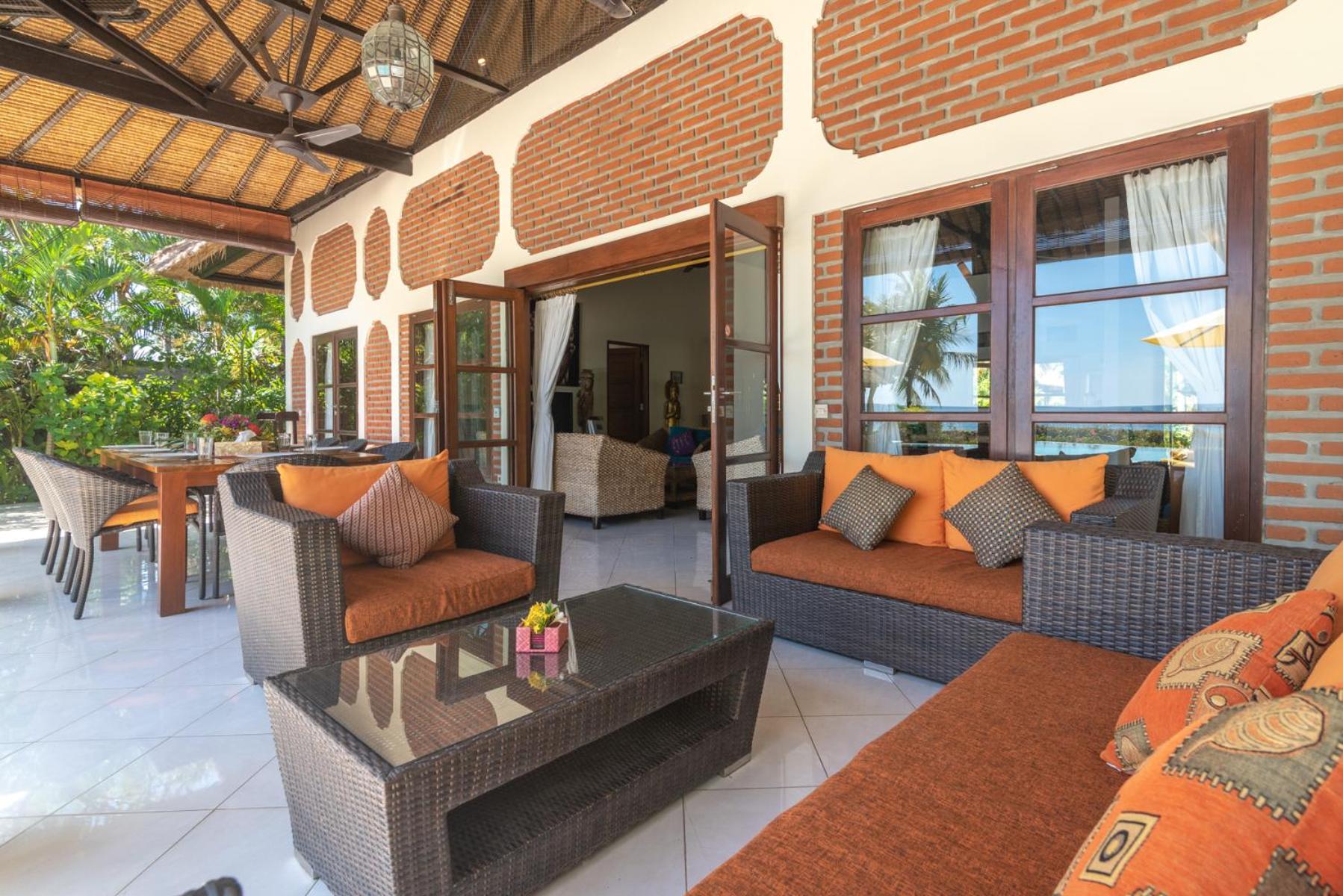 Villa Cerah beachfront