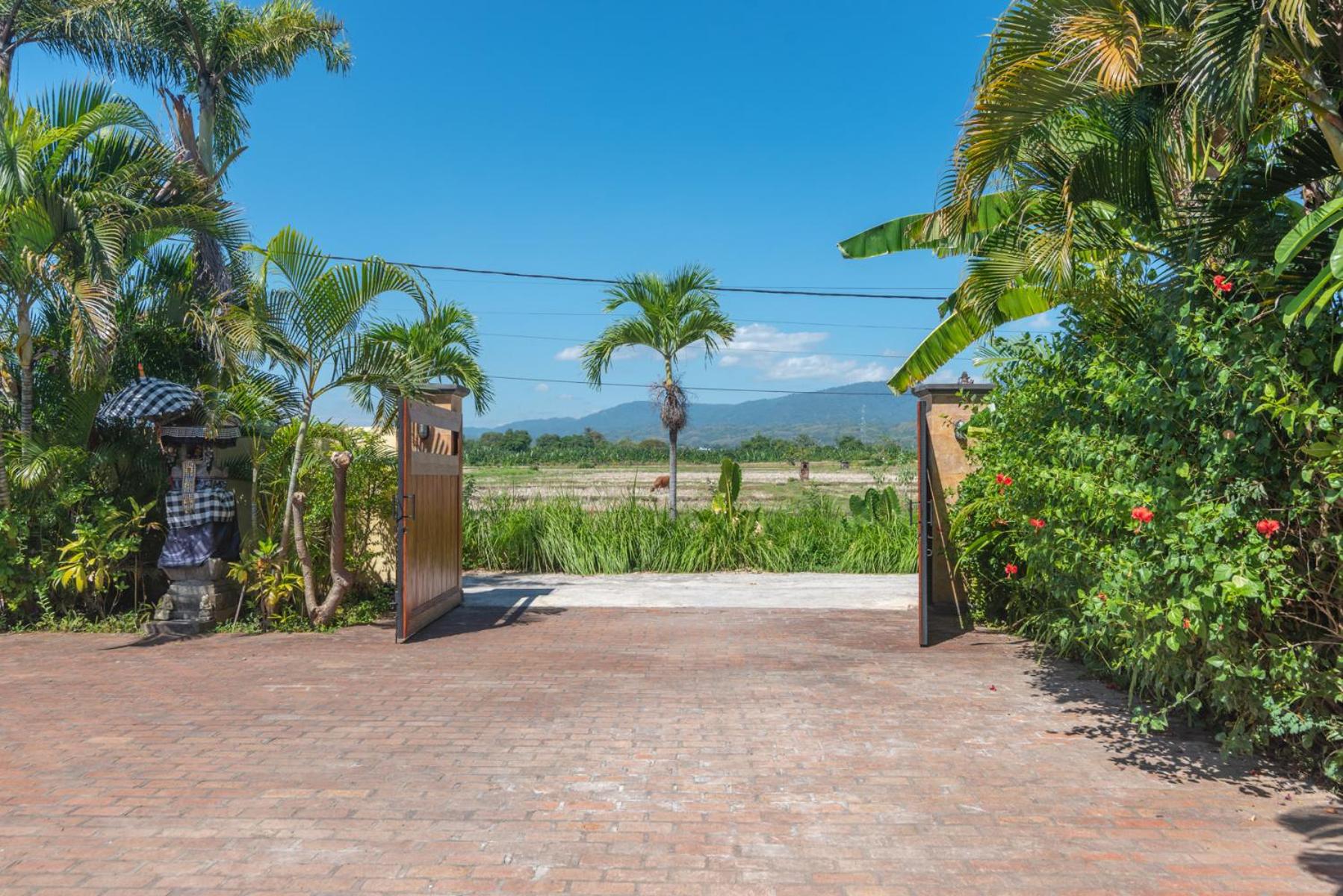 Villa Cerah beachfront