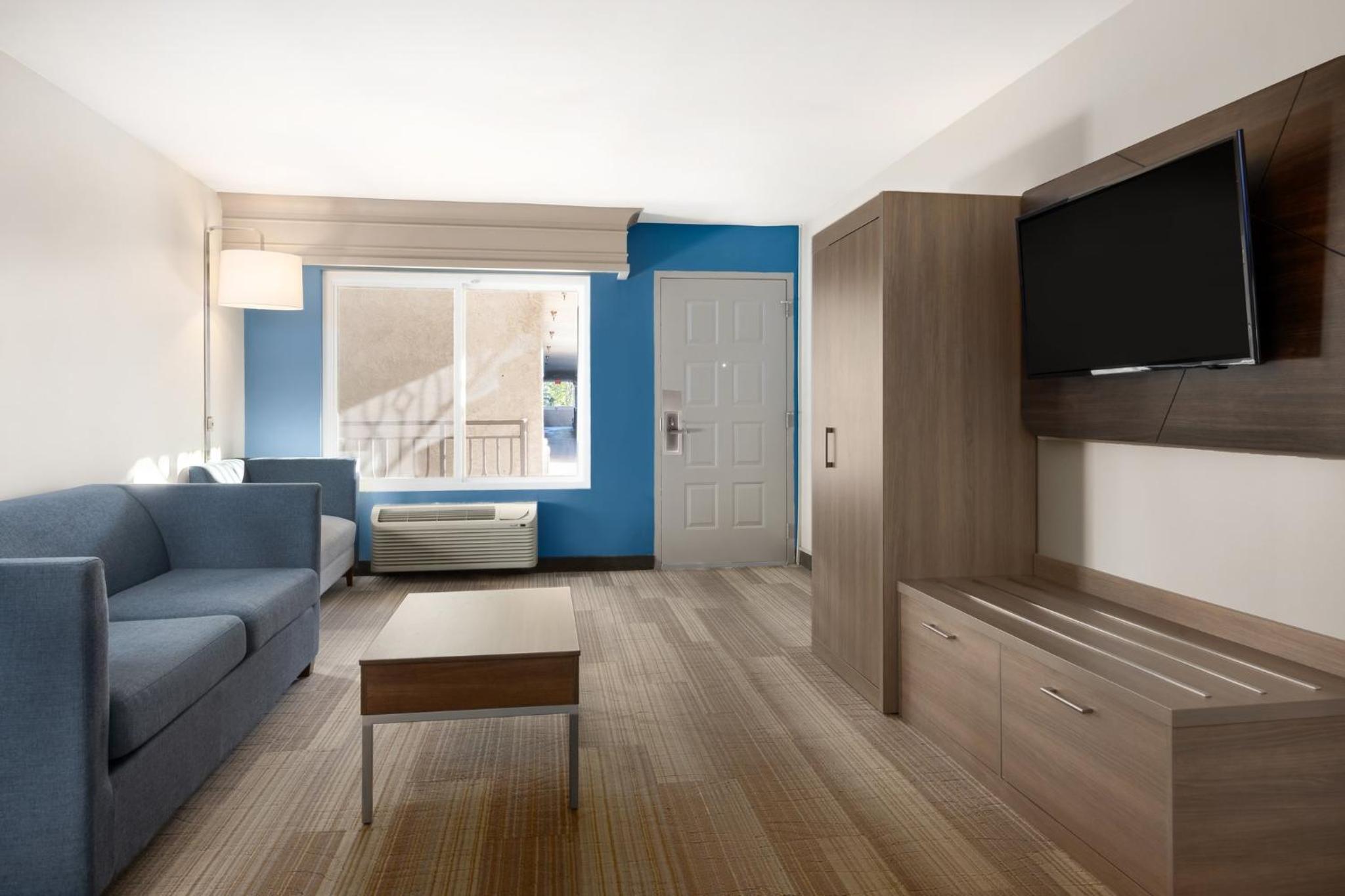 Holiday Inn Express Simi Valley, an IHG Hotel - Property Image 36