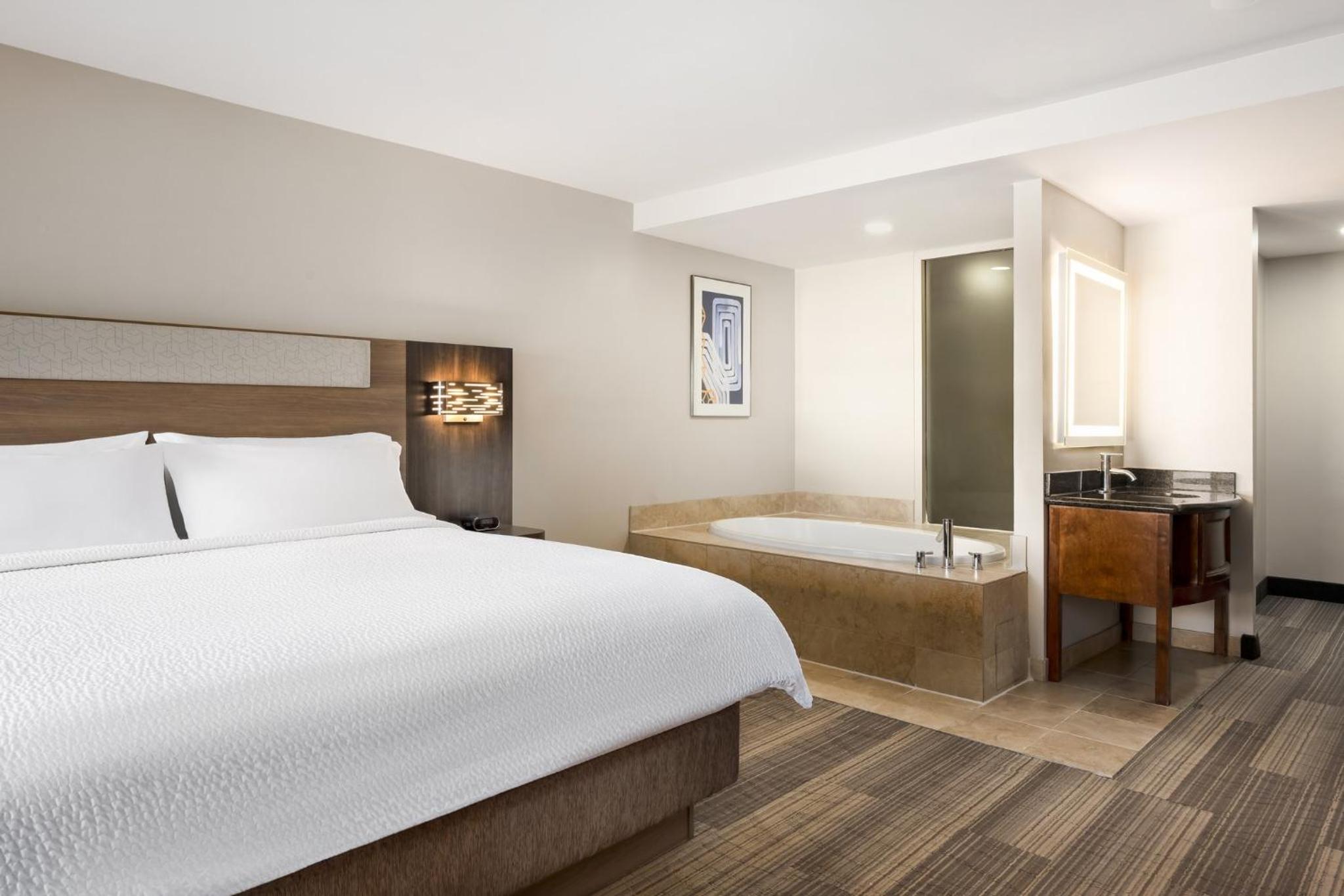 Holiday Inn Express Simi Valley, an IHG Hotel - Property Image 40