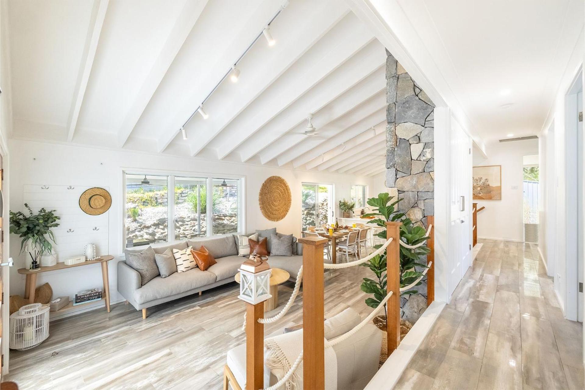 Compass Rose, 95 Ronald Avenue- Wifi, Aircon, Boat Parking, Linen
