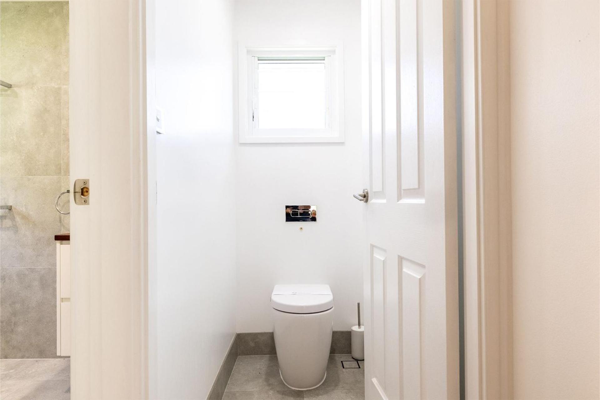 Compass Rose, 95 Ronald Avenue- Wifi, Aircon, Boat Parking, Linen
