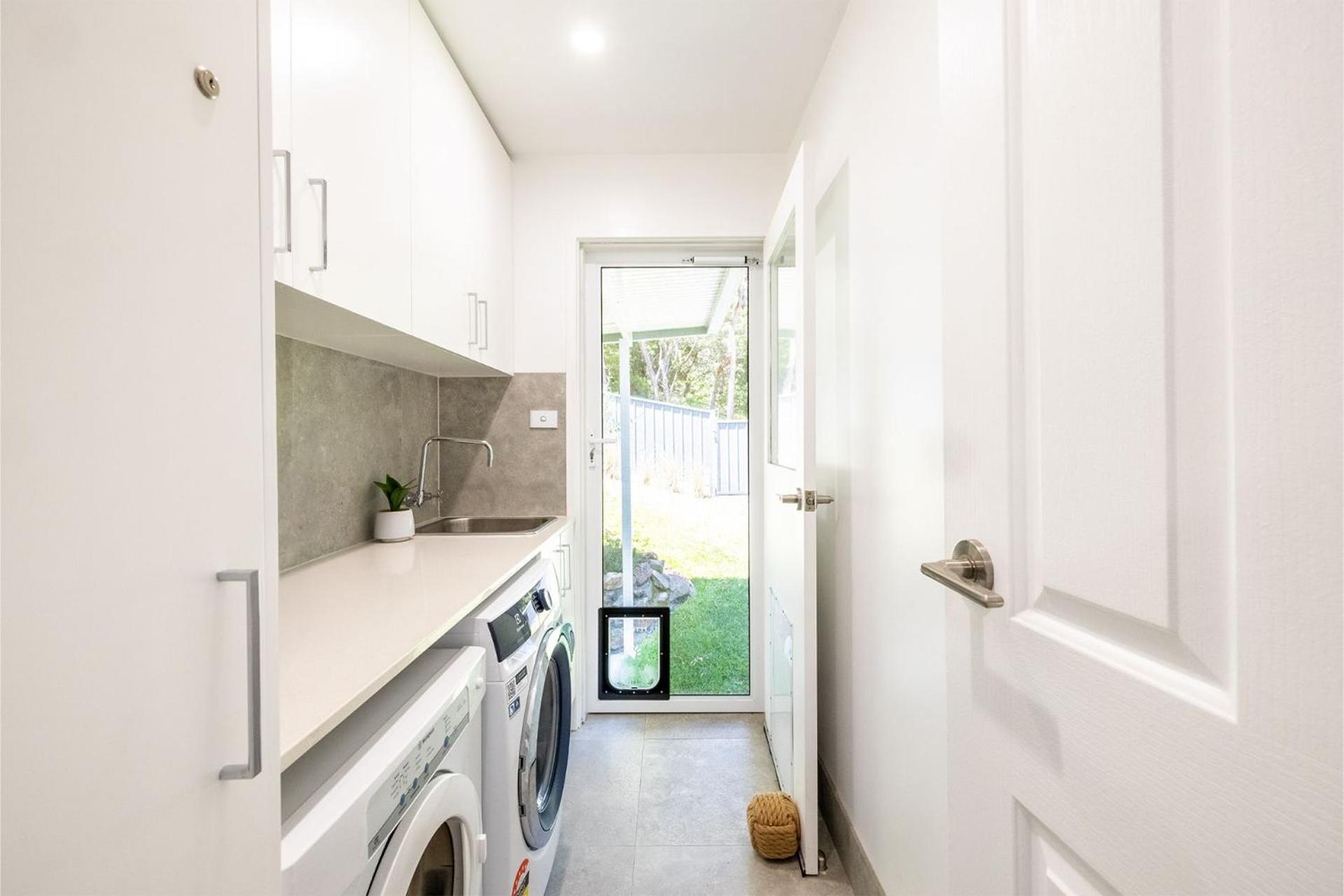 Compass Rose, 95 Ronald Avenue- Wifi, Aircon, Boat Parking, Linen