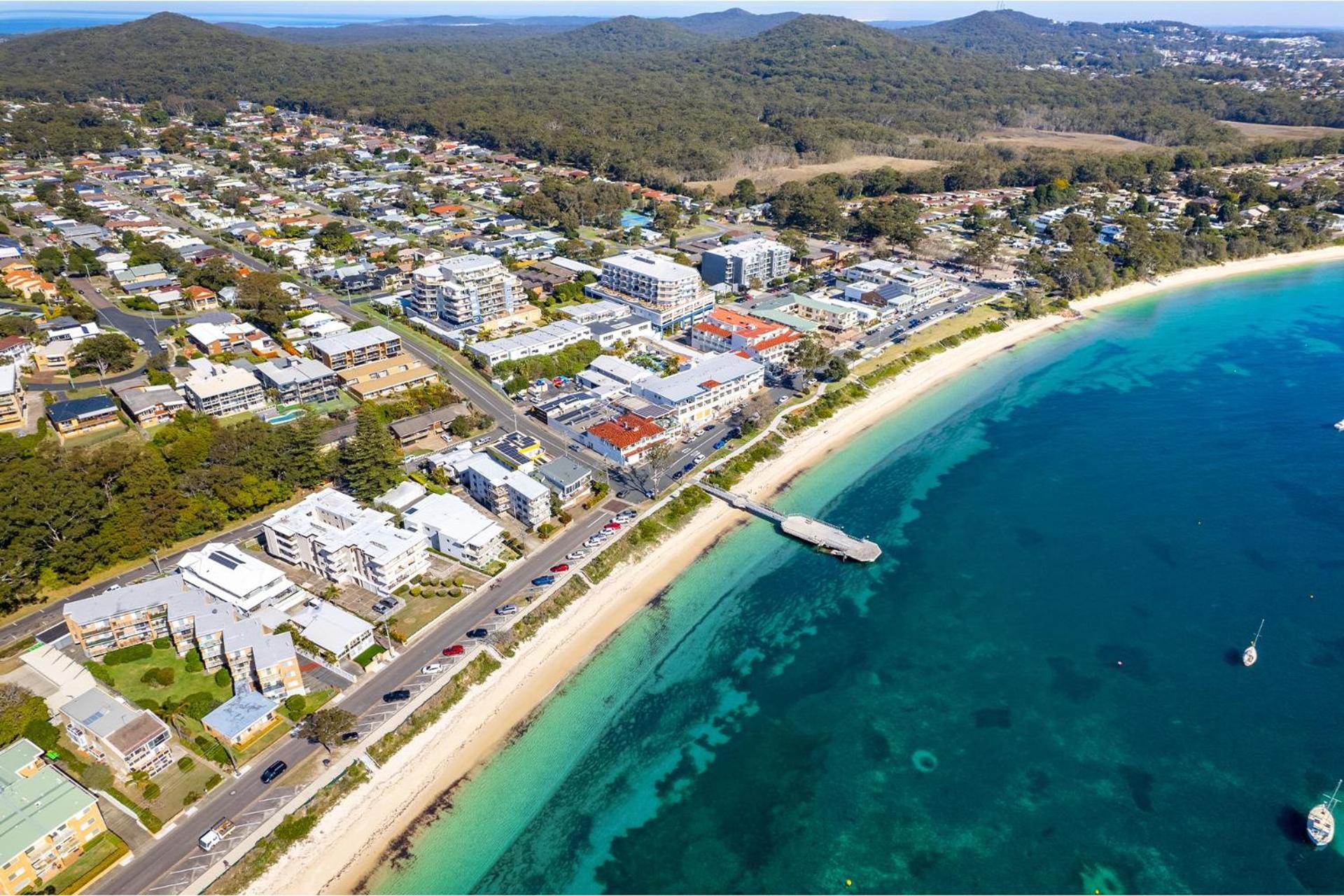 Compass Rose, 95 Ronald Avenue- Wifi, Aircon, Boat Parking, Linen