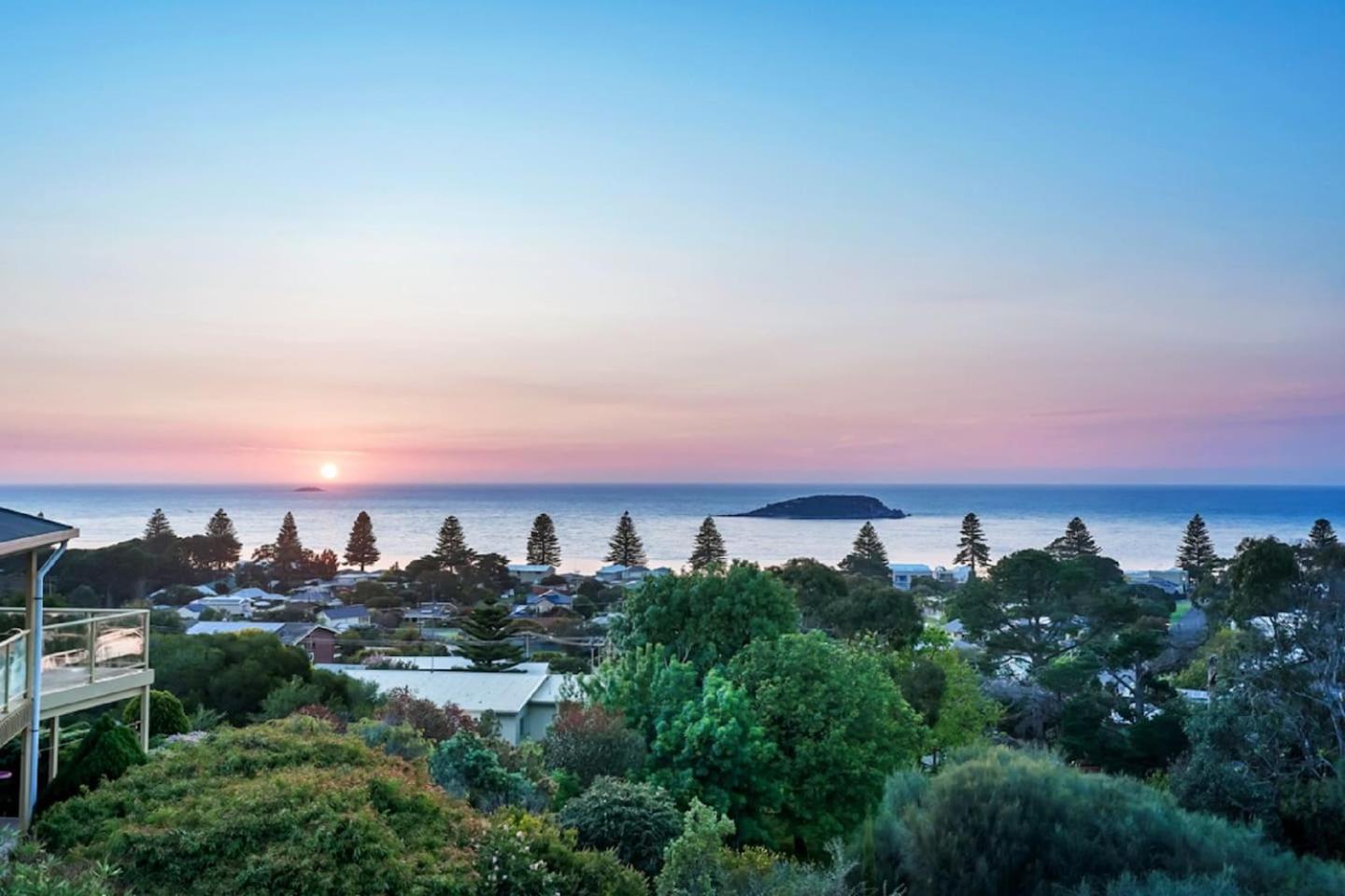 Uninterrupted Views Encounter Bay - BYO Linen