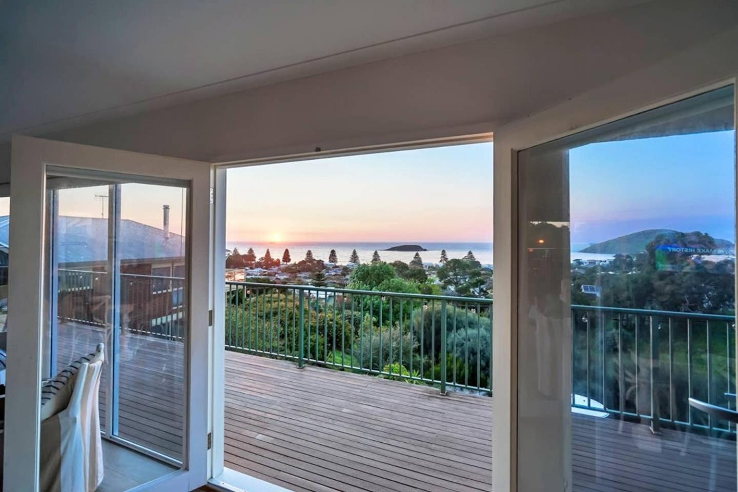 Uninterrupted Views Encounter Bay - BYO Linen