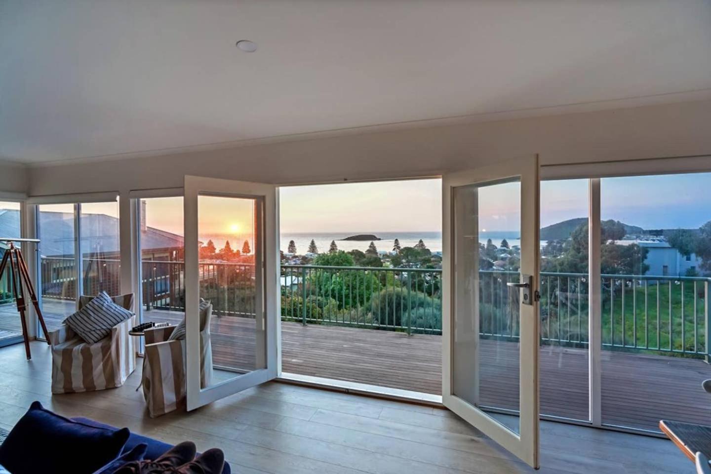 Uninterrupted Views Encounter Bay - BYO Linen