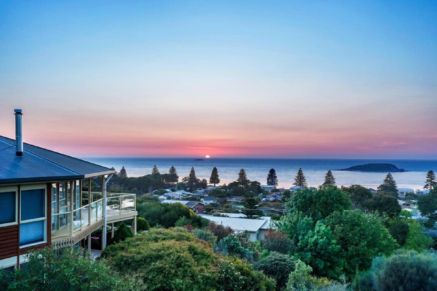 Uninterrupted Views Encounter Bay - BYO Linen