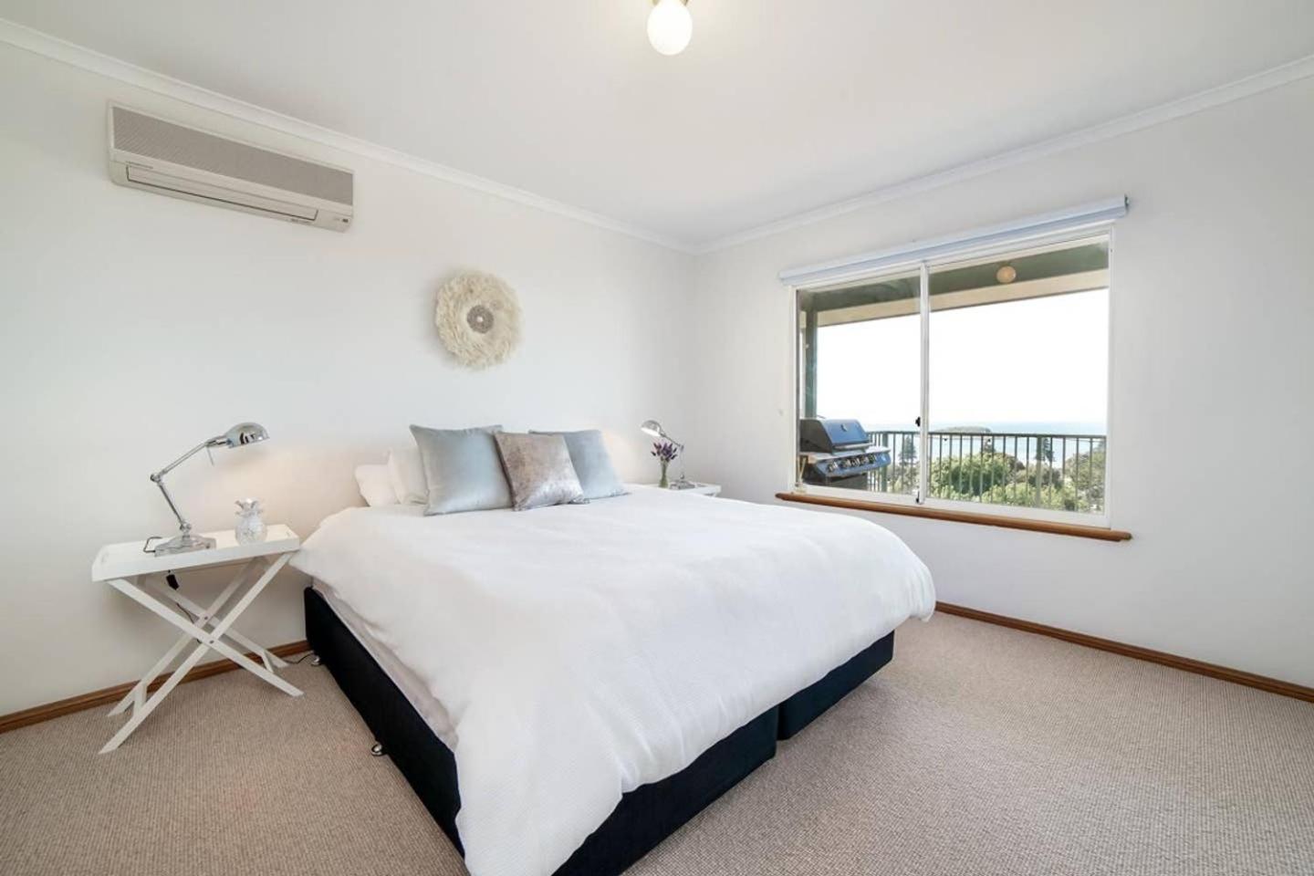 Uninterrupted Views Encounter Bay - BYO Linen