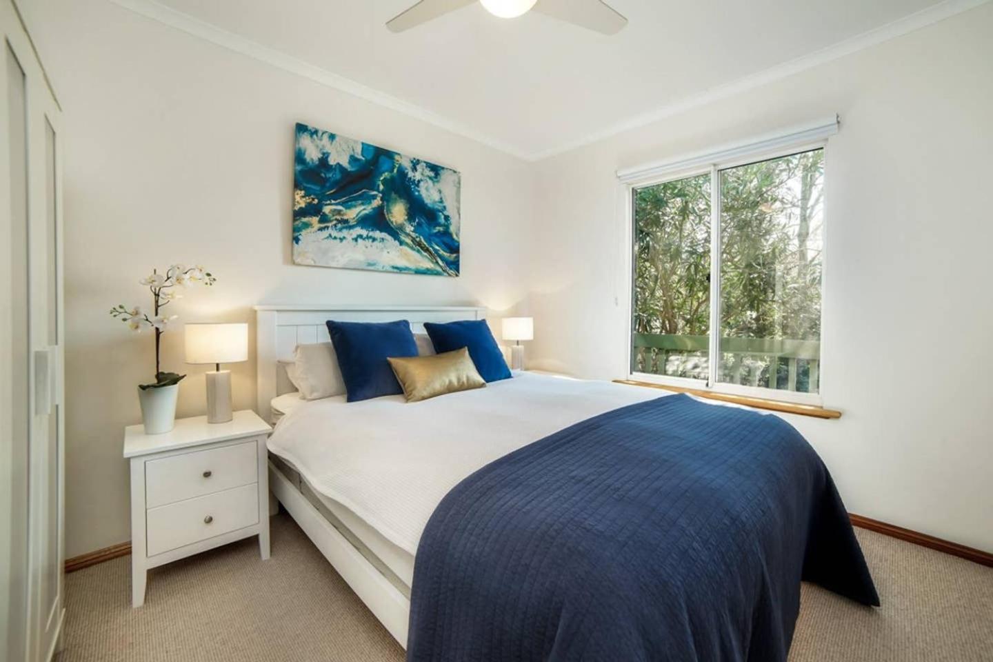 Uninterrupted Views Encounter Bay - BYO Linen