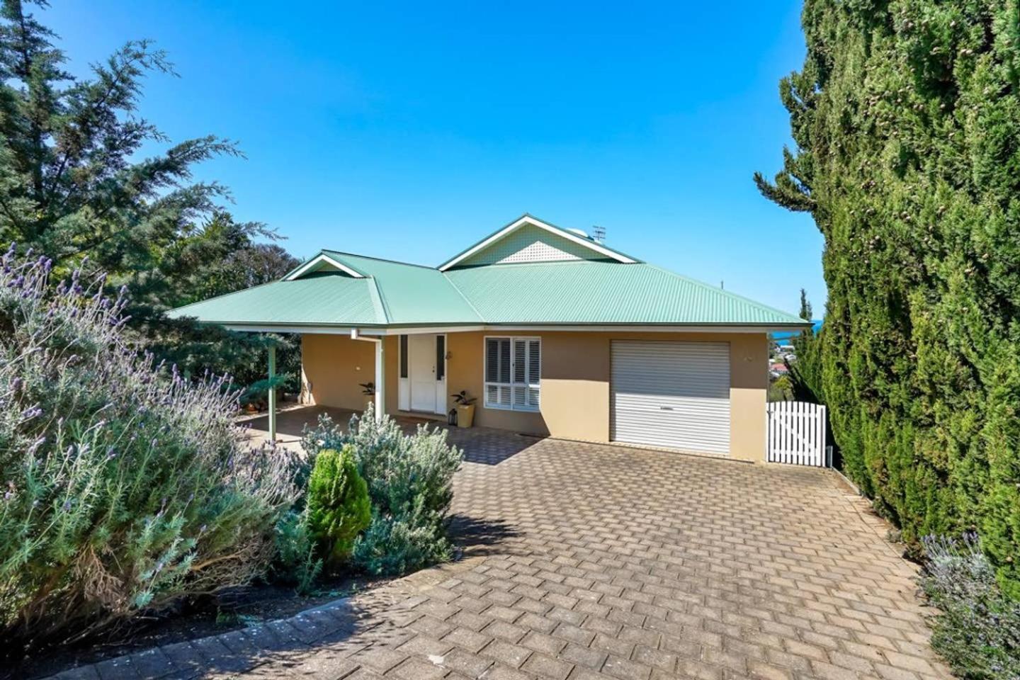 Uninterrupted Views Encounter Bay - BYO Linen