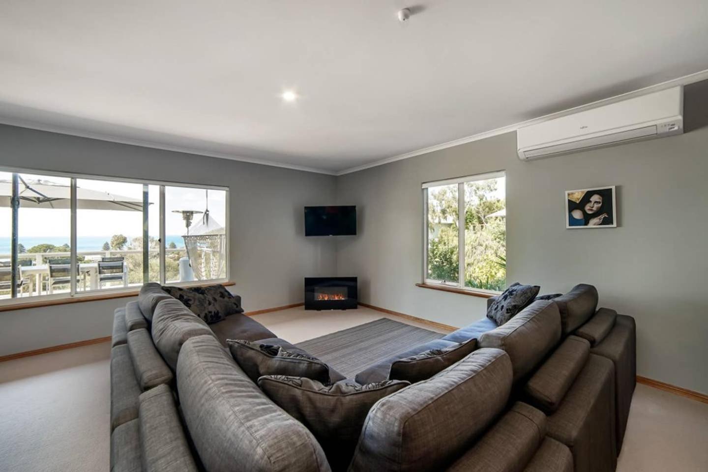 Uninterrupted Views Encounter Bay - BYO Linen
