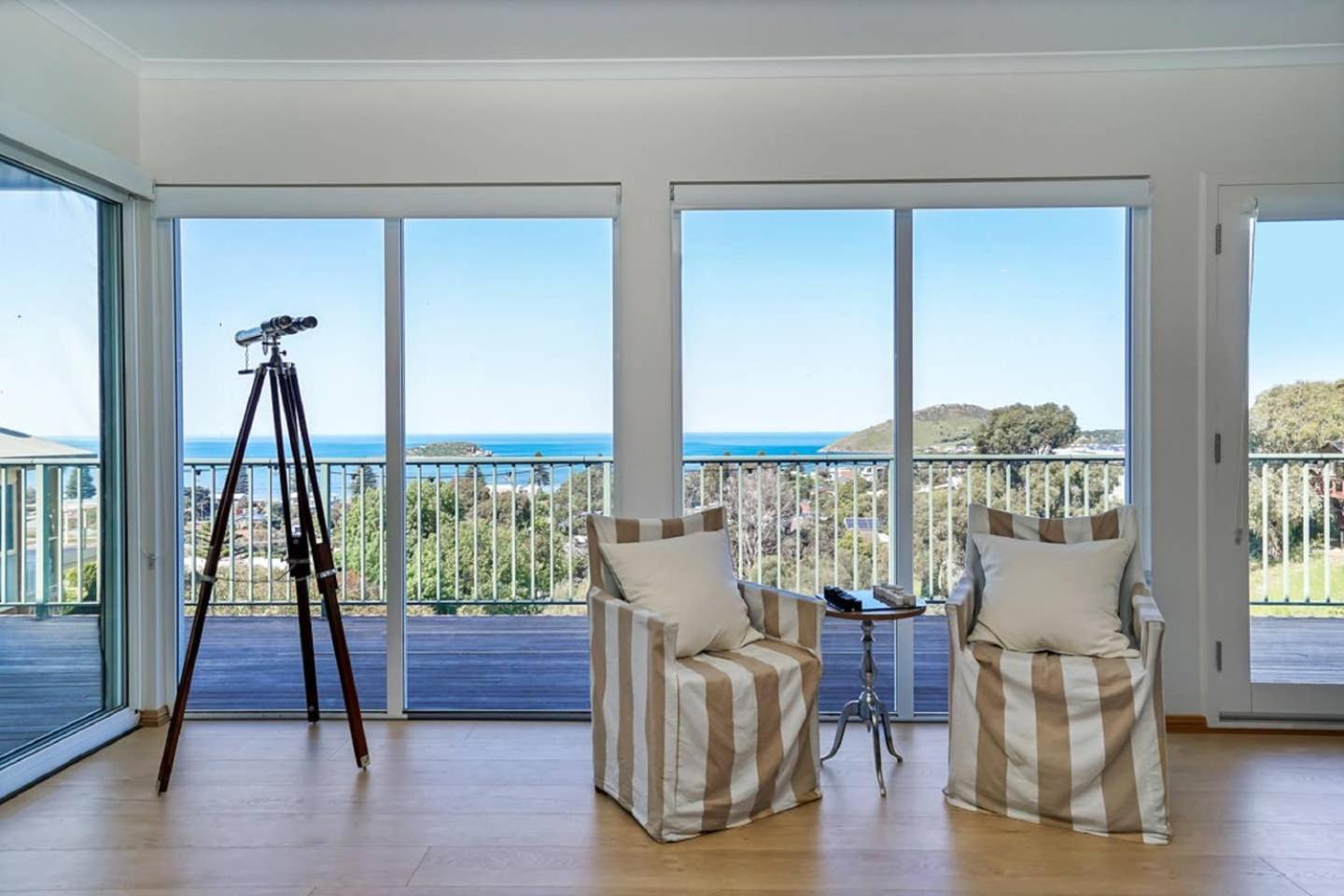 Uninterrupted Views Encounter Bay - BYO Linen