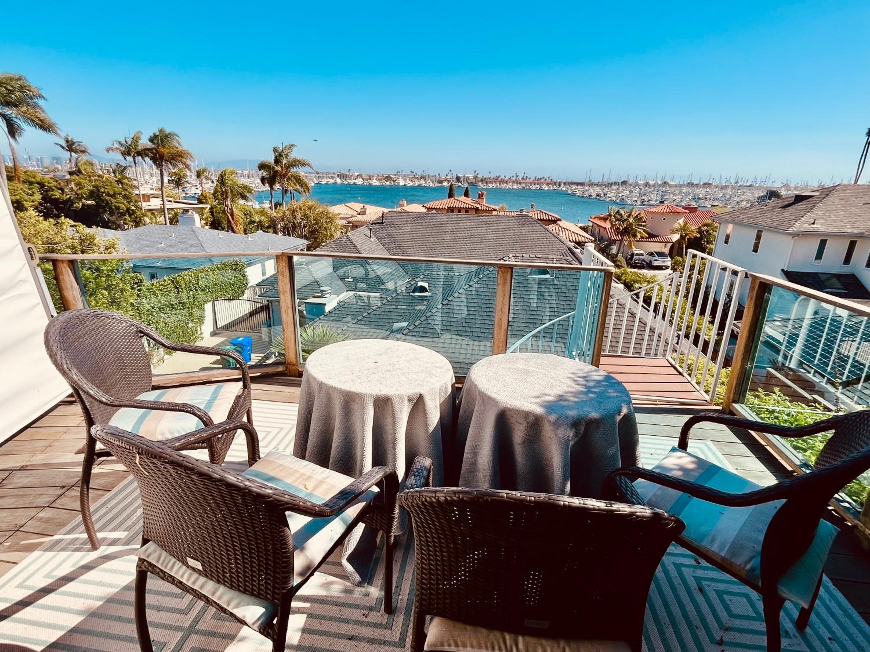 Hotel The Pool Side Hide Away - Image 1