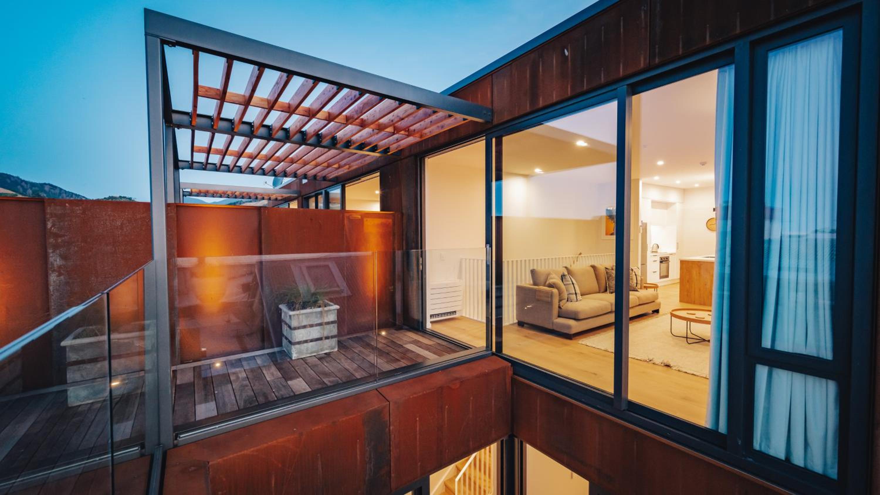Beautiful urban apartment 1 view 4