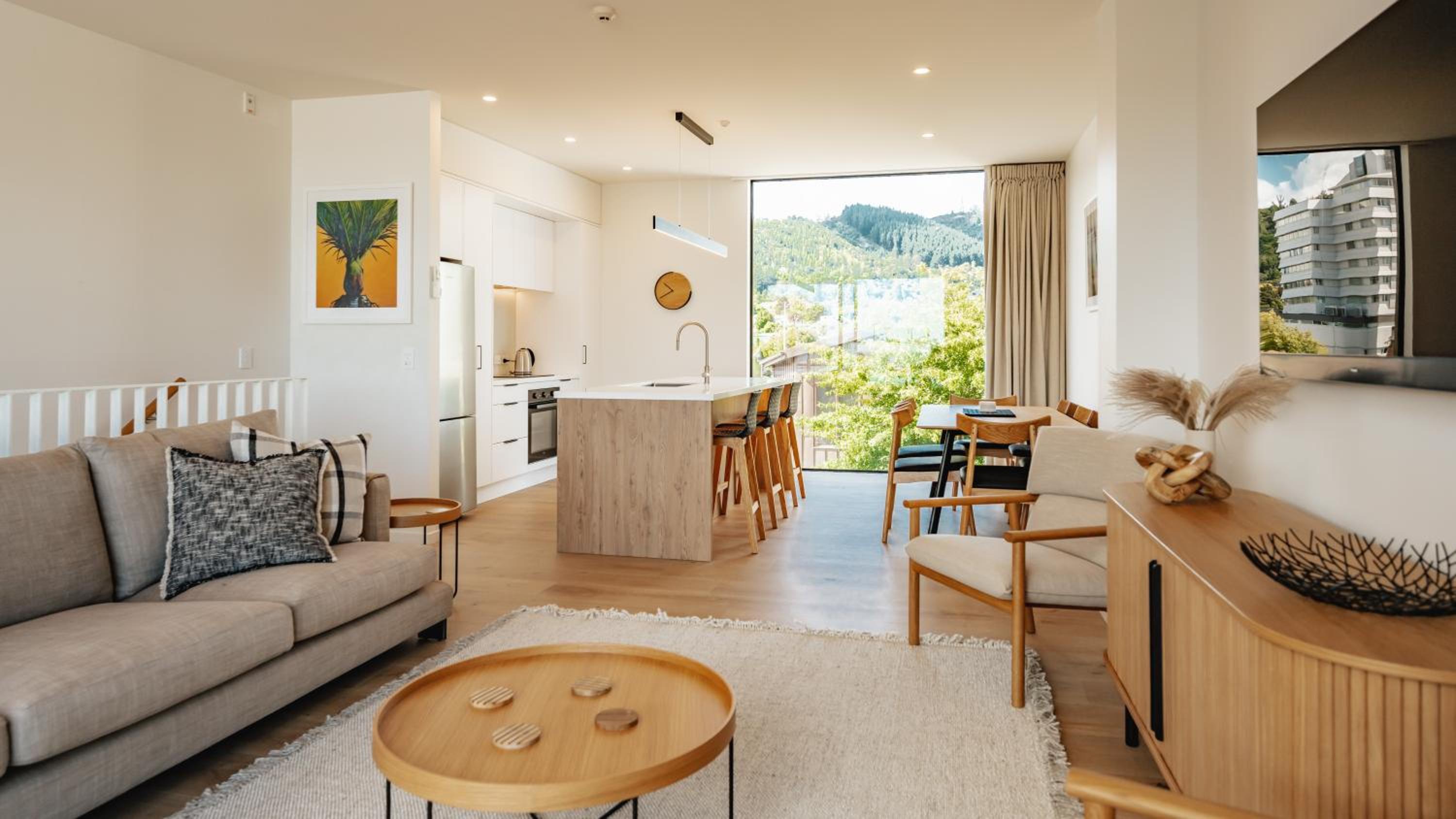 Beautiful urban apartment 1 view 5