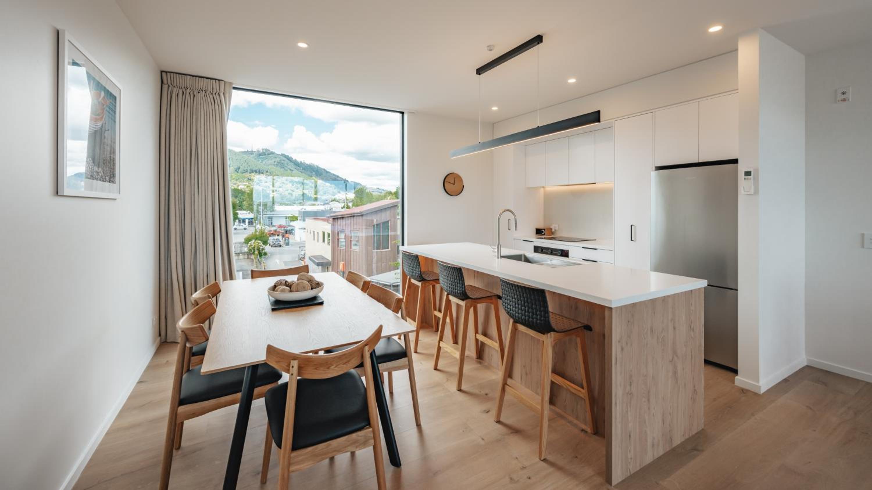 Beautiful urban apartment 3 view 5