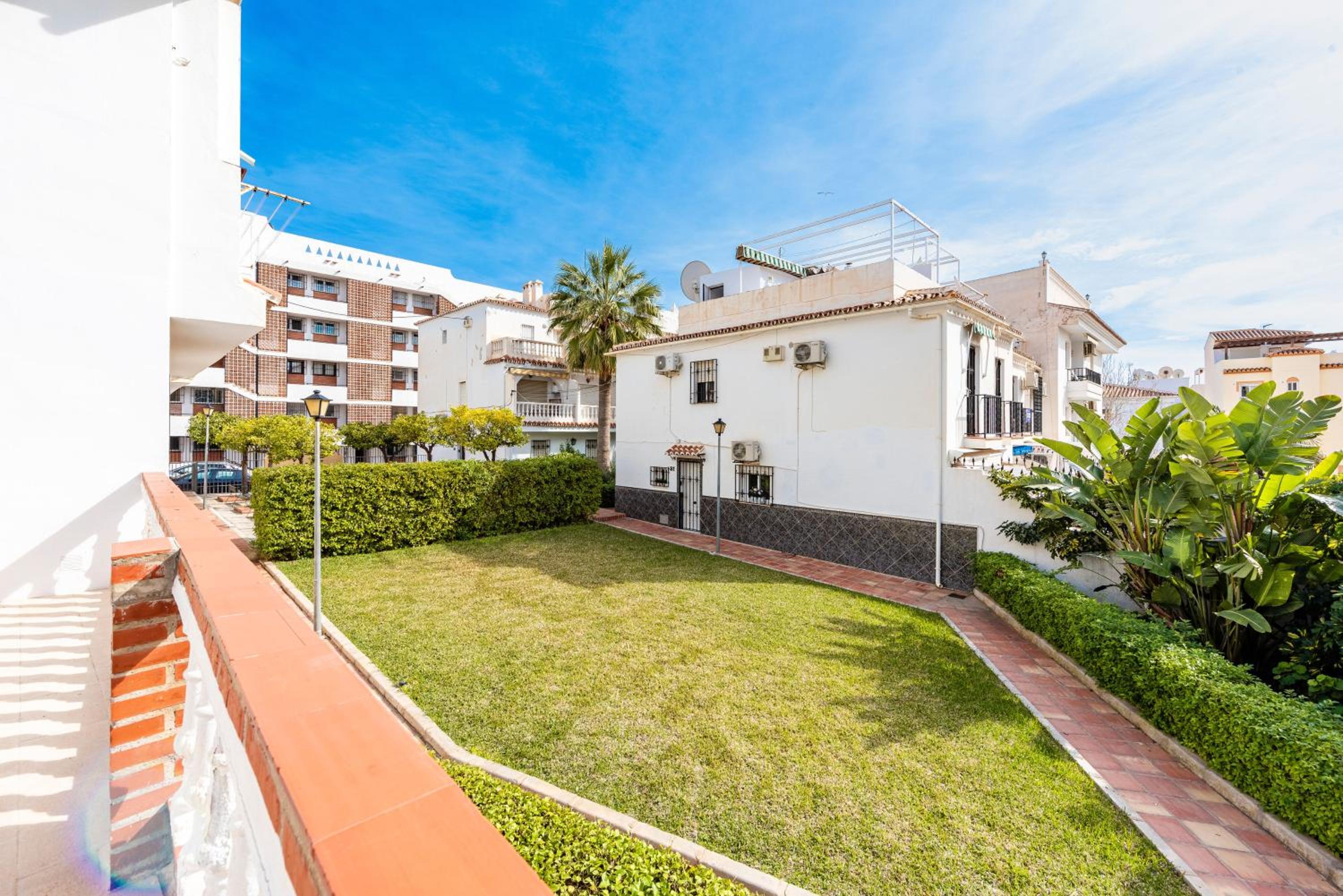Nerja centro, playa carabeo