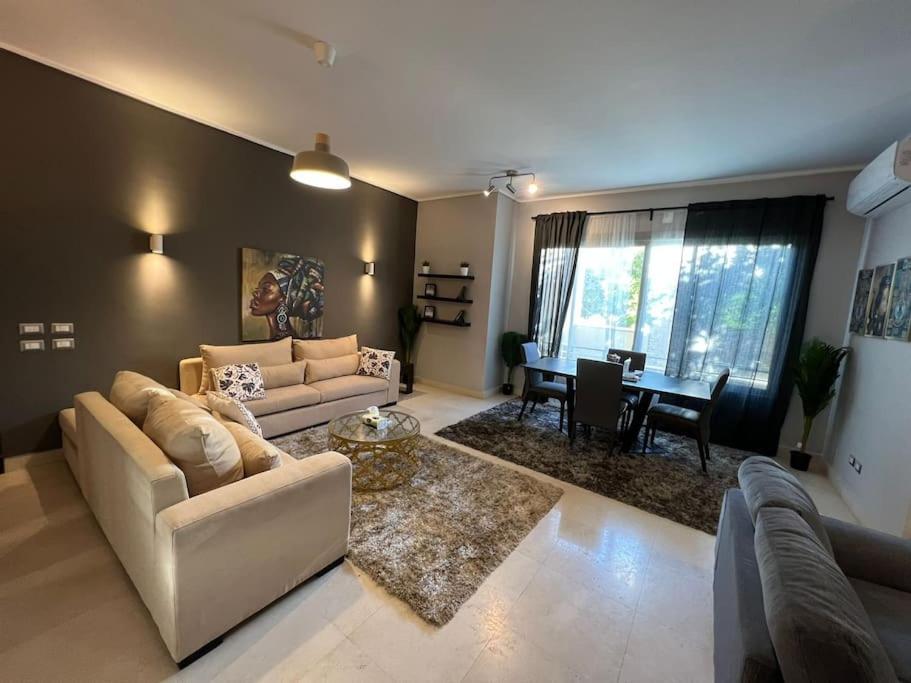 Lovely 2BR Apartment with Garden and Barbecue Area