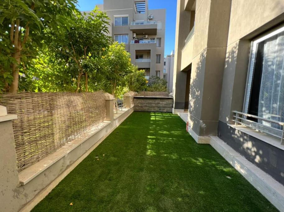 Lovely 2BR Apartment with Garden and Barbecue Area