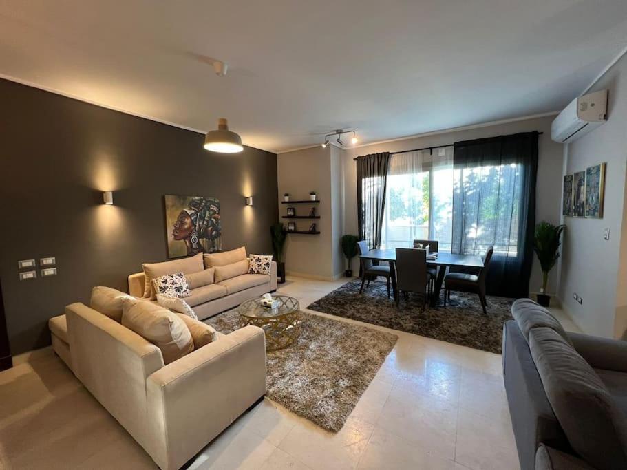 Lovely 2BR Apartment with Garden and Barbecue Area