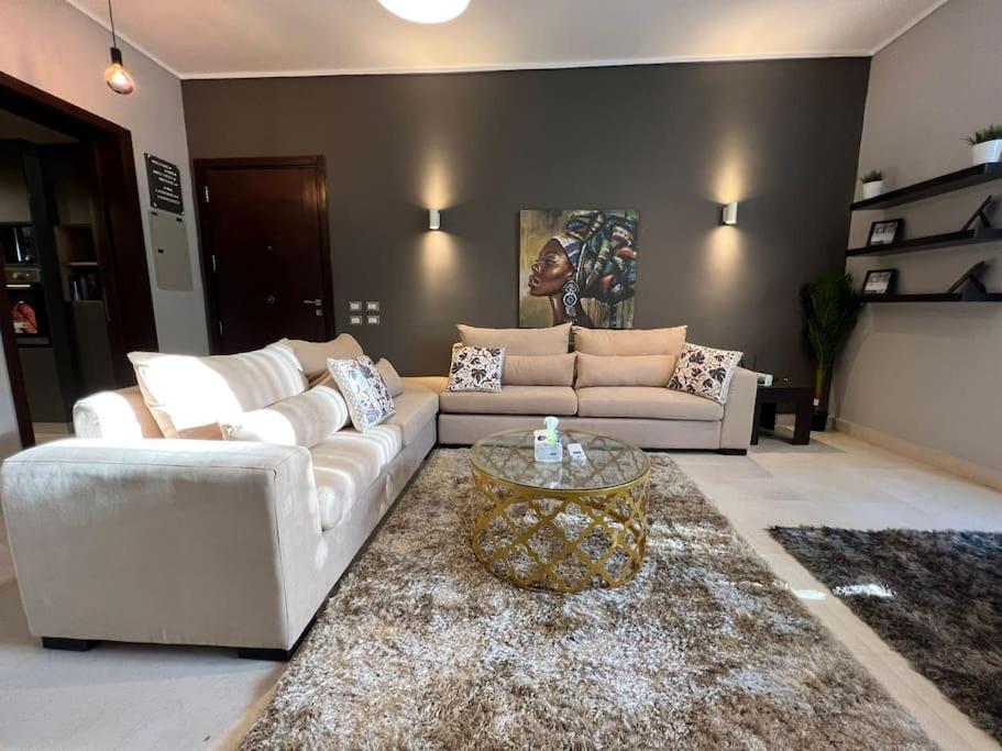 Lovely 2BR Apartment with Garden and Barbecue Area