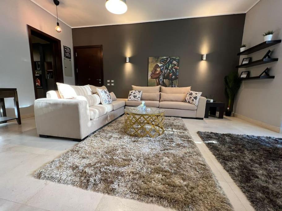 Lovely 2BR Apartment with Garden and Barbecue Area