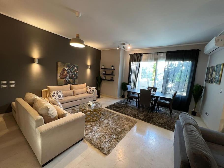 Lovely 2BR Apartment with Garden and Barbecue Area