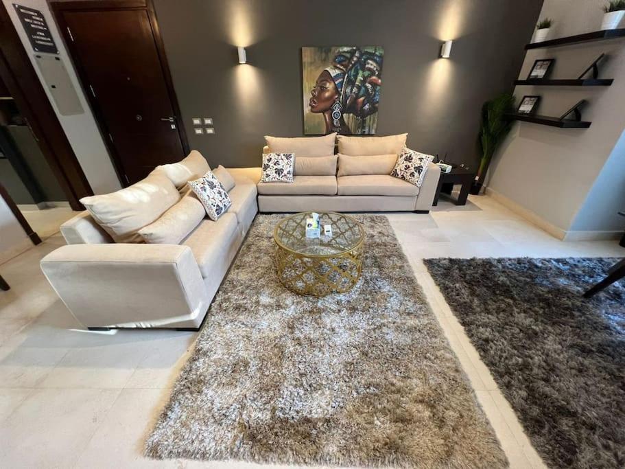 Lovely 2BR Apartment with Garden and Barbecue Area