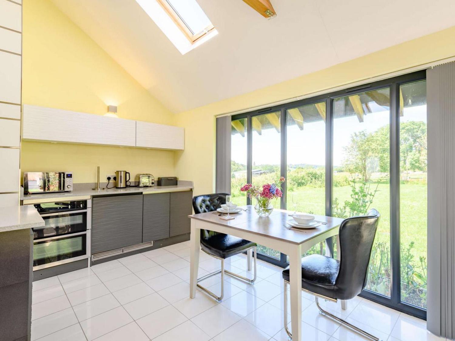 Romantic cottage for 2 with hot tub view 2